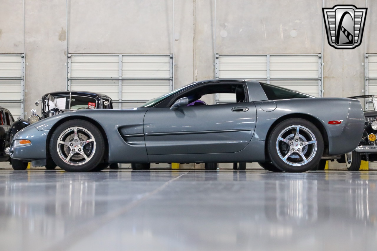 2003 Chevrolet Corvette 3