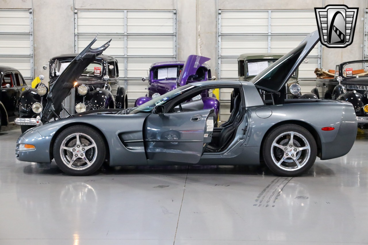 2003 Chevrolet Corvette 10
