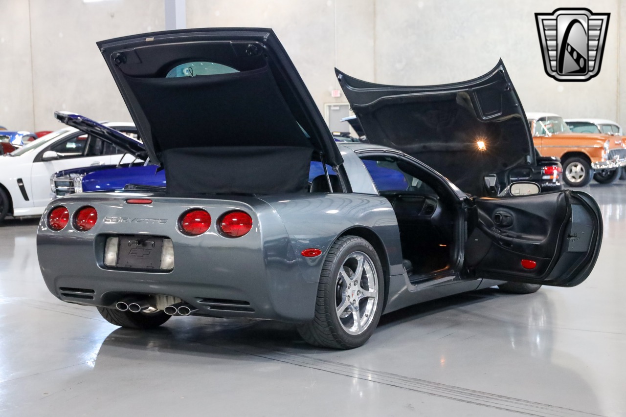 2003 Chevrolet Corvette 11