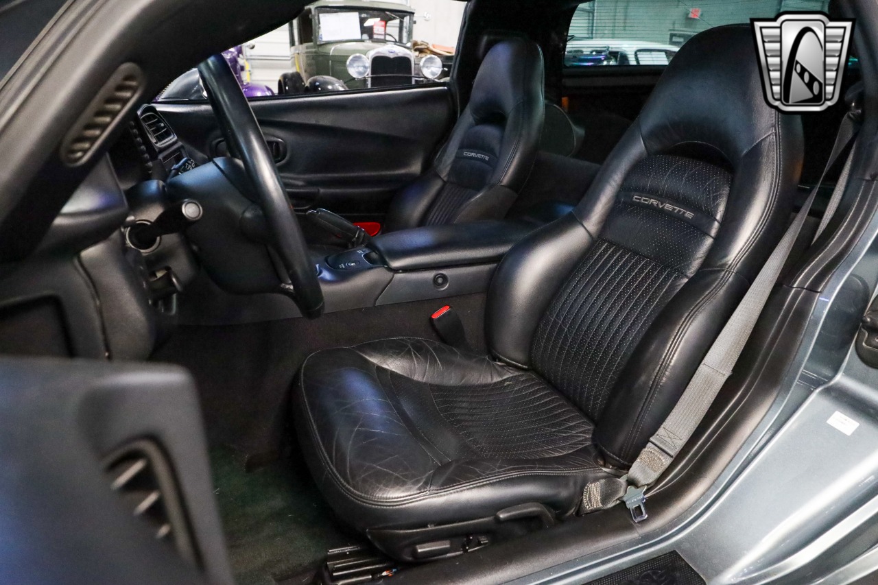 2003 Chevrolet Corvette 16