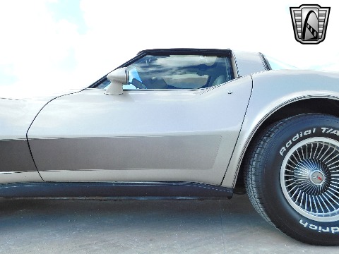 1982 Chevrolet Corvette image 32