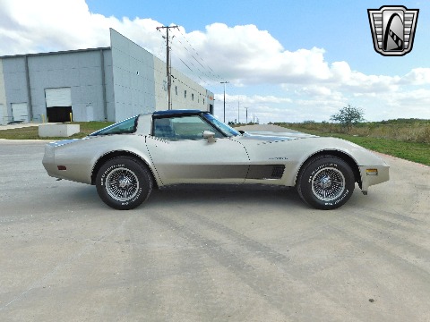1982 Chevrolet Corvette image 19
