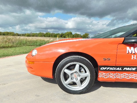 1999 Chevrolet Camaro image 28