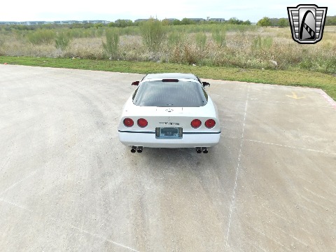 1989 Chevrolet Corvette image 12