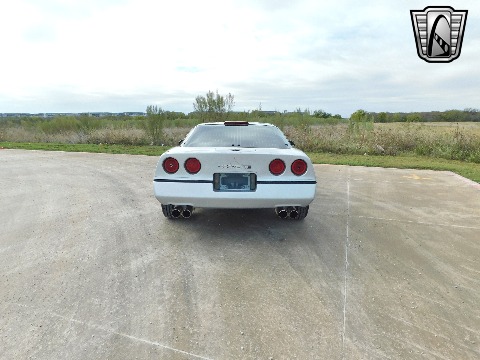 1989 Chevrolet Corvette image 13