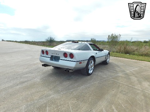 1989 Chevrolet Corvette image 16