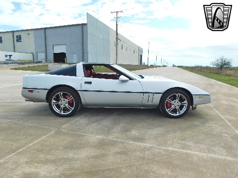 1989 Chevrolet Corvette image 19