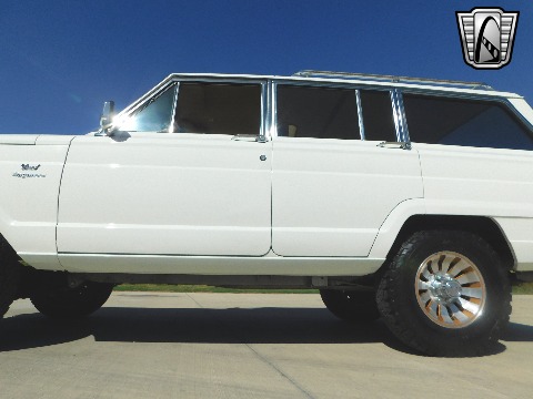 1985 Jeep Grand Wagoneer image 32