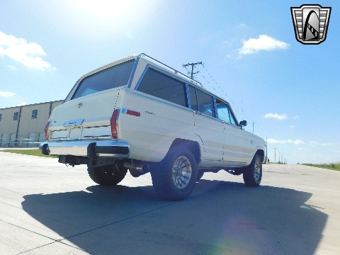 1985 Jeep Grand Wagoneer image 17