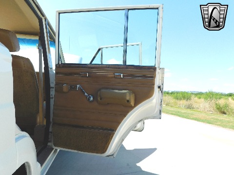 1985 Jeep Grand Wagoneer image 96