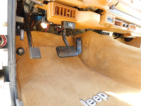 1985 Jeep Grand Wagoneer image 76