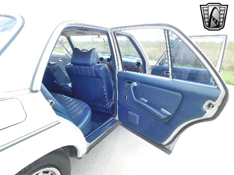 1978 Mercedes-Benz 300D image 111