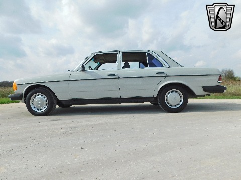 1978 Mercedes-Benz 300D image 8