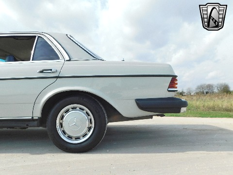 1978 Mercedes-Benz 300D image 35