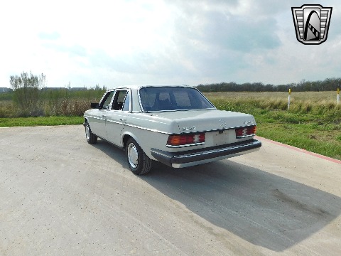 1978 Mercedes-Benz 300D image 10