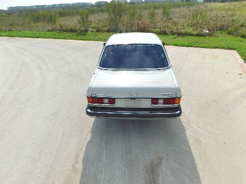 1978 Mercedes-Benz 300D image 12