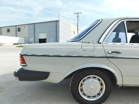 1978 Mercedes-Benz 300D image 40