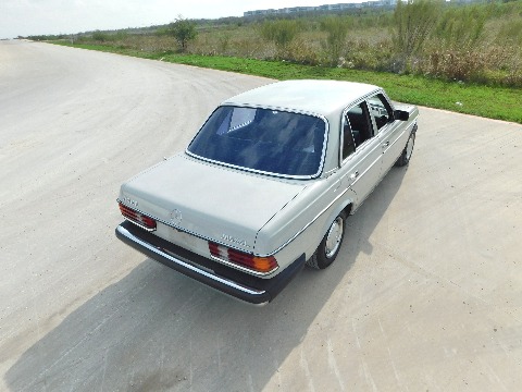 1978 Mercedes-Benz 300D image 15