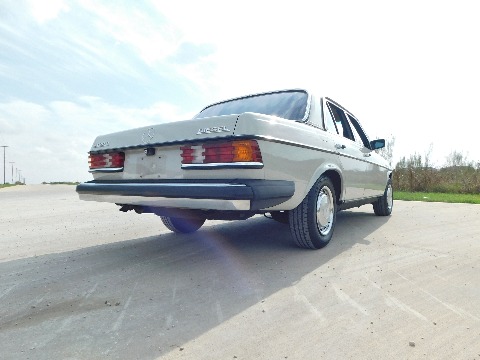 1978 Mercedes-Benz 300D image 17