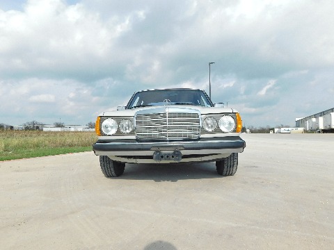 1978 Mercedes-Benz 300D image 26