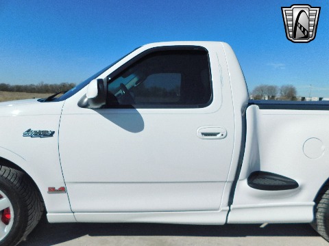 2002 Ford F150 image 31