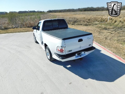 2002 Ford F150 image 9