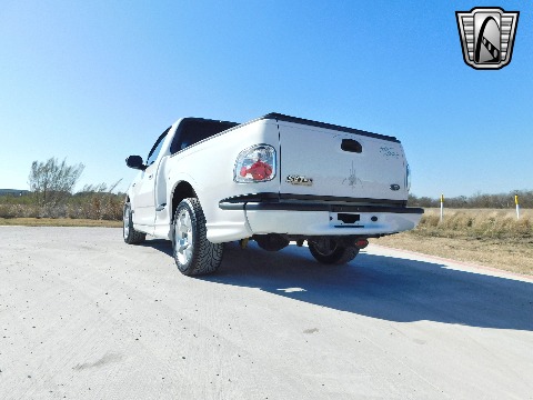 2002 Ford F150 image 11