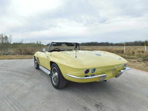 1966 Chevrolet Corvette image 10