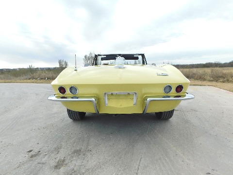 1966 Chevrolet Corvette image 13