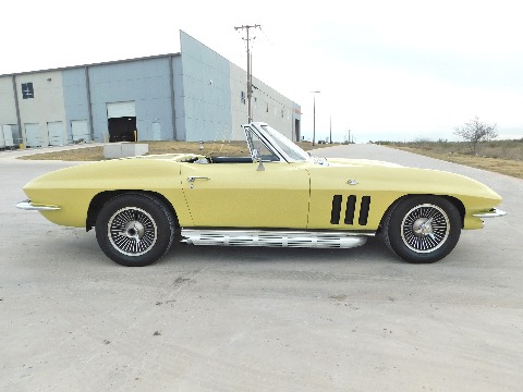 1966 Chevrolet Corvette image 19