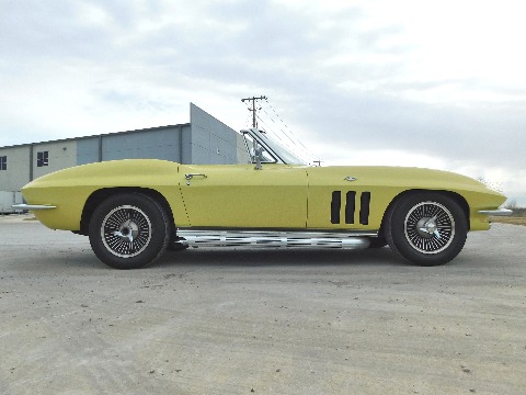 1966 Chevrolet Corvette image 20