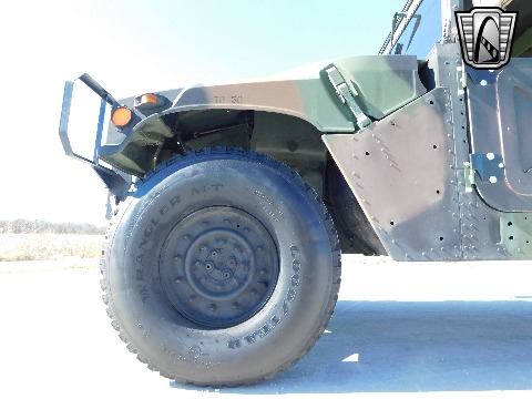 2002 AM General M1123 image 29