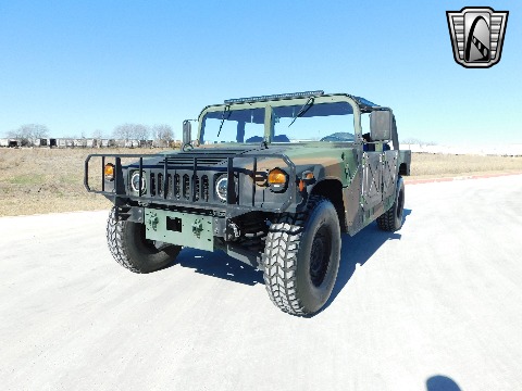 2002 AM General M1123 image 4