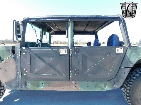 2002 AM General M1123 image 31