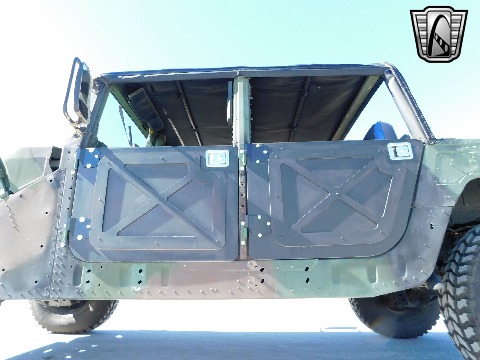 2002 AM General M1123 image 32