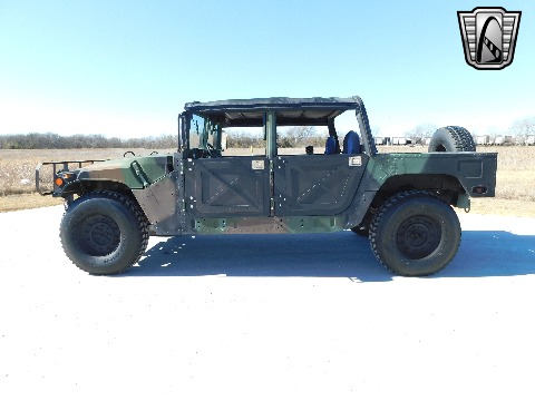 2002 AM General M1123 image 7