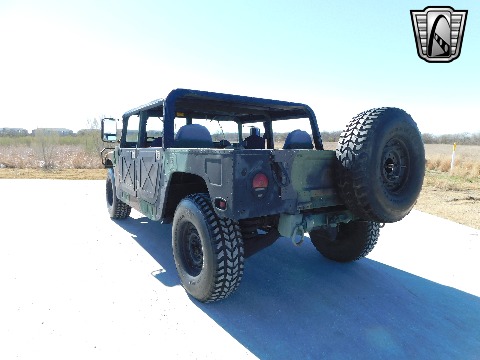 2002 AM General M1123 image 10