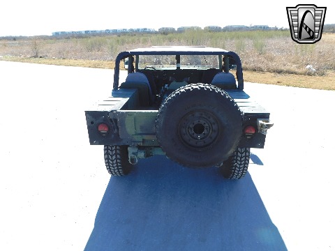 2002 AM General M1123 image 12