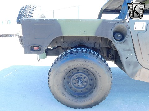 2002 AM General M1123 image 40