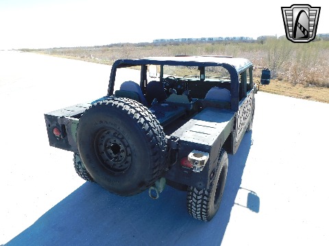 2002 AM General M1123 image 15