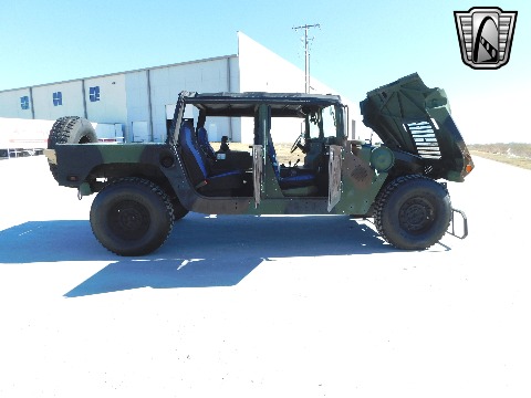 2002 AM General M1123 image 67