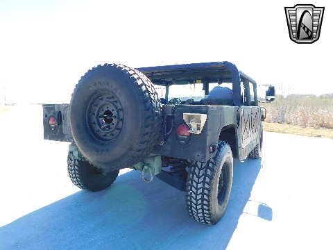 2002 AM General M1123 image 16