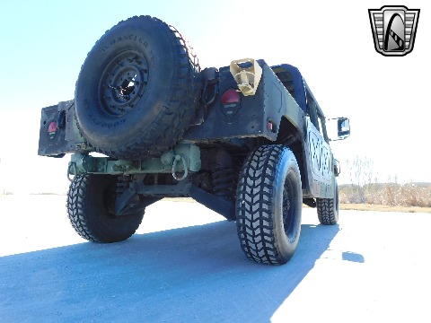 2002 AM General M1123 image 17