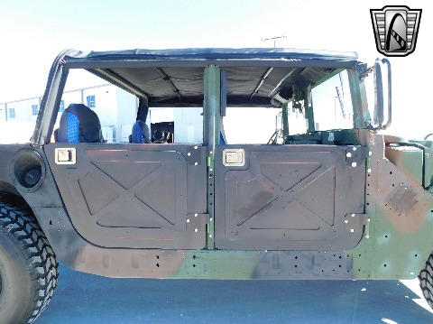 2002 AM General M1123 image 43