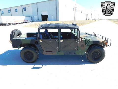 2002 AM General M1123 image 18