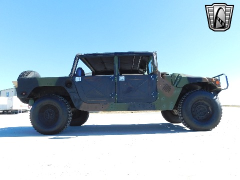 2002 AM General M1123 image 20