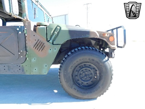 2002 AM General M1123 image 46