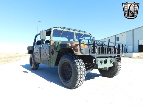 2002 AM General M1123 image 22