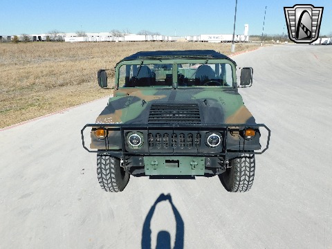 2002 AM General M1123 image 24