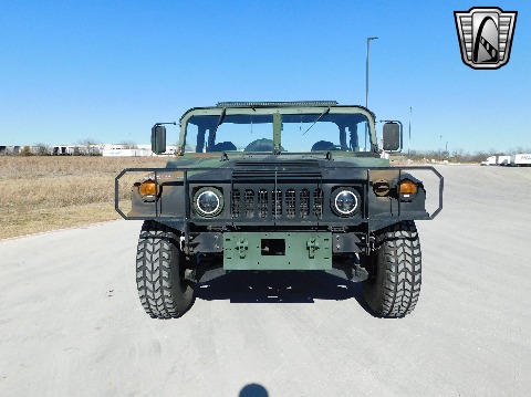 2002 AM General M1123 image 25